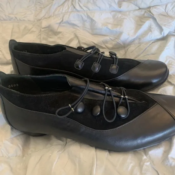 Kumpfs Ziera  black button heel steampunk shoes 40W Downton Victorian leather