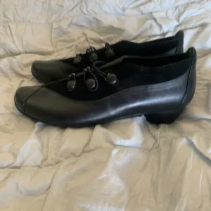 Kumpfs Ziera  black button heel steampunk shoes 40W Downton Victorian leather