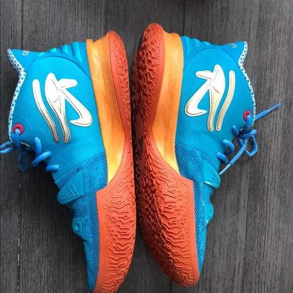 Kyrie Irving Egyptian Shoe