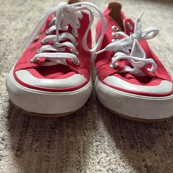Lacoste Red Canvas Sneakers white accents - lace up - men’s 8.5