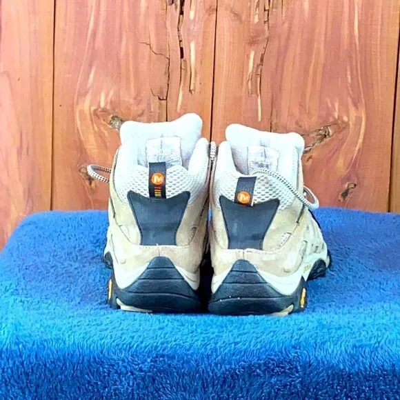 Ladies Merrell Moab above the ankle hiking boots with Vibram soles sized 7
