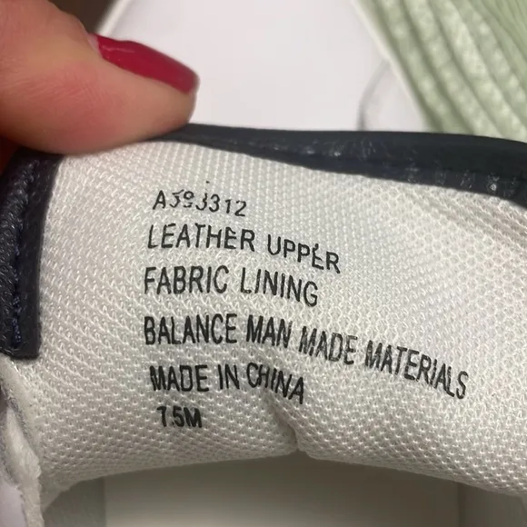Laurie Felt Women's White and Black Sneakers 7.5