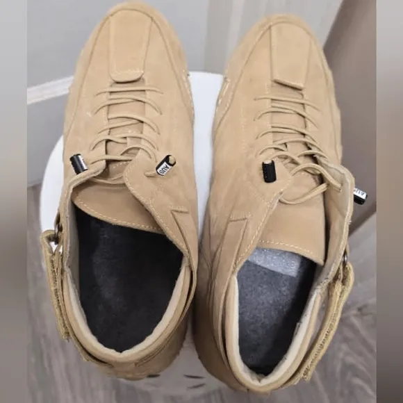 LDECK Aus Tan Waterproof Sneakers Size 13🌴