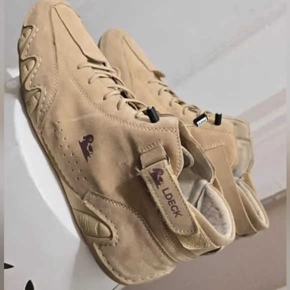 LDECK Aus Tan Waterproof Sneakers Size 13🌴