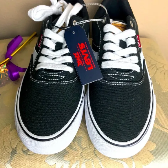 Levi's Sneakers Men's Canvas Black &amp; White 8.0 NWT