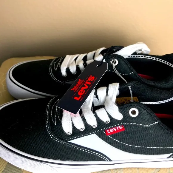 Levi's Sneakers Men's Canvas Black &amp; White 8.0 NWT