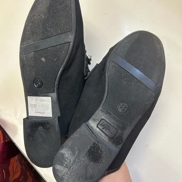 Libby Edelman Charm Embellish Flats