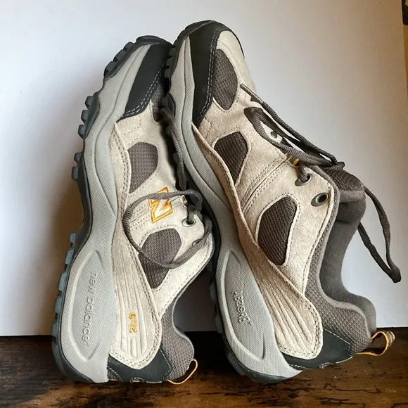 LIKE NEW! New Balance 642 Abzorb Country Trail Walking/Hiking Shoes Men’s Sz 8.5
