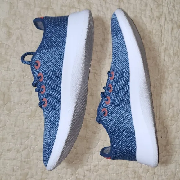 Limited Edition Allbirds The Met 150 Hokusai’s Red Fuji Tree Runners Sneakers