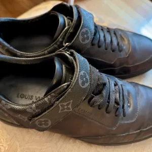 Louis Vuitton Men's Black Designer Sneakers