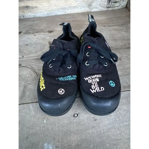 Love‎ Moschino Black Lug Sole Embroidered Sneakers Size 37 6.5 US