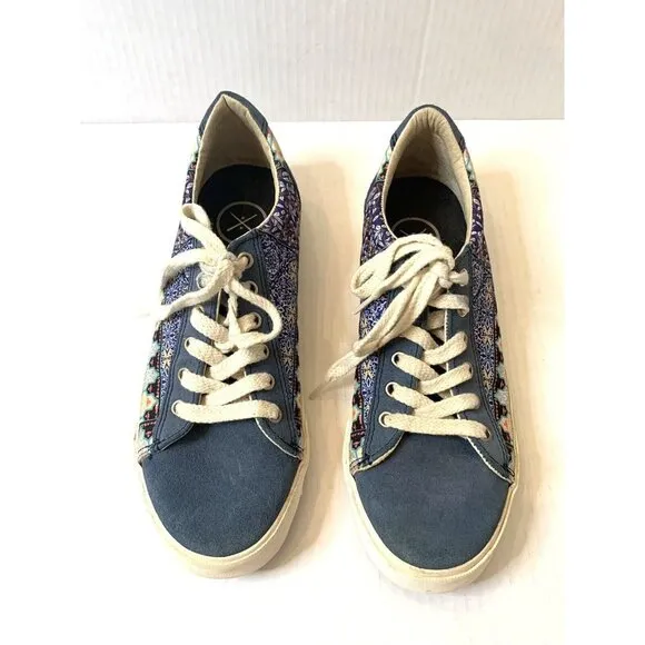 Low Top Canvas Native Tennis Shoes Women's 9 Men's 7 Floral Patchwork blue