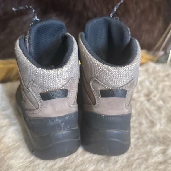 Lowa hiking boots 37.5 (5090)