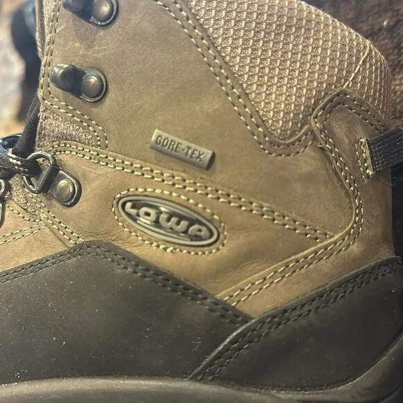 Lowa hiking boots 37.5 (5090)