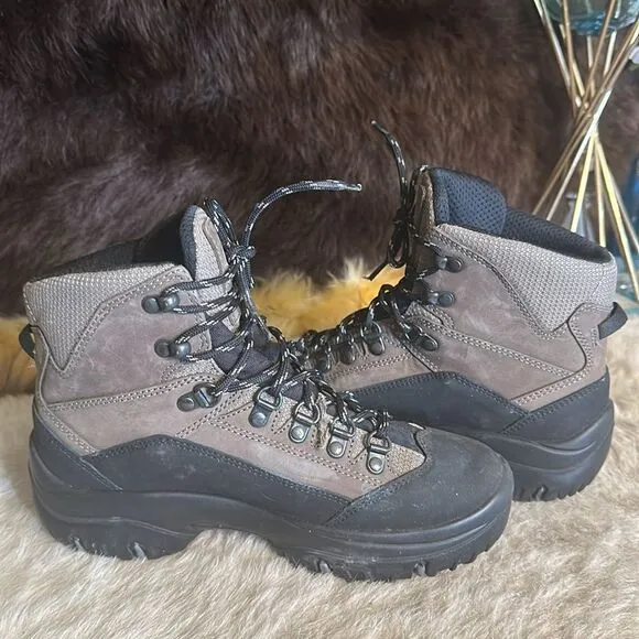 Lowa hiking boots 37.5 (5090)