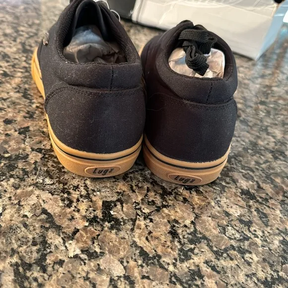Lugz black vet canvas sneaker NIB 9.5