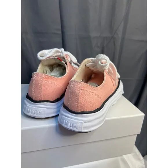 MAISON MIHARA YASUHIRO &quot;PETERSON&quot; OG SOLE CANVAS LOW-TOP SNEAKER (PINK/WHITE)