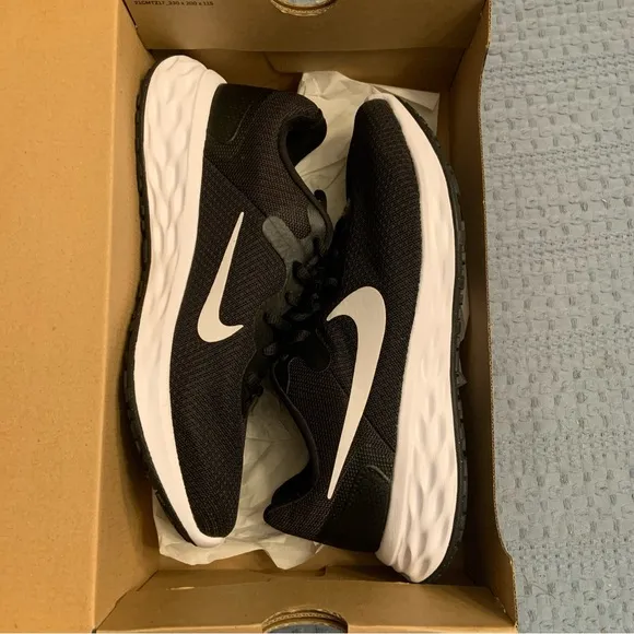 Men Nike Revolution 6 NN Running Walking‎ Shoes Size 9 Black/White DC3728 003