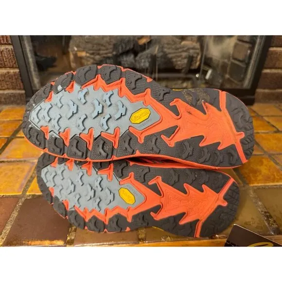 Mens 10.5 Hoka One One Speedgoat 4 Orange Black Athletic Running Shoes 1106525