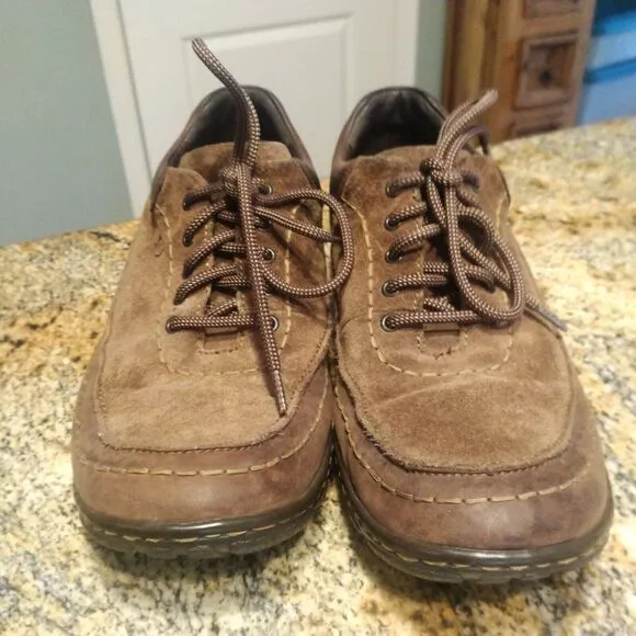 Men’s Born Handcrafted Footwear Size 11.5  45.5 Brown Casual Suede Shoes M6573