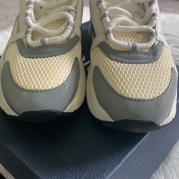 Men’s Dior- B22 Sneakers. Size 43 (US-9). White, Mesh, Silver tone Calfskin- GUC