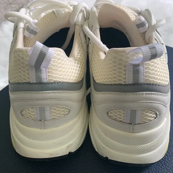 Men’s Dior- B22 Sneakers. Size 43 (US-9). White, Mesh, Silver tone Calfskin- GUC