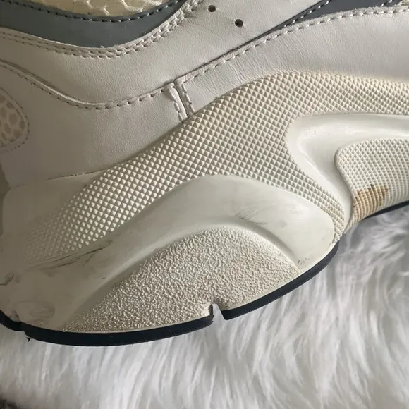 Men’s Dior- B22 Sneakers. Size 43 (US-9). White, Mesh, Silver tone Calfskin- GUC