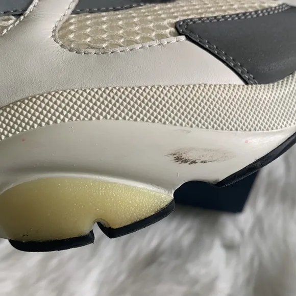 Men’s Dior- B22 Sneakers. Size 43 (US-9). White, Mesh, Silver tone Calfskin- GUC