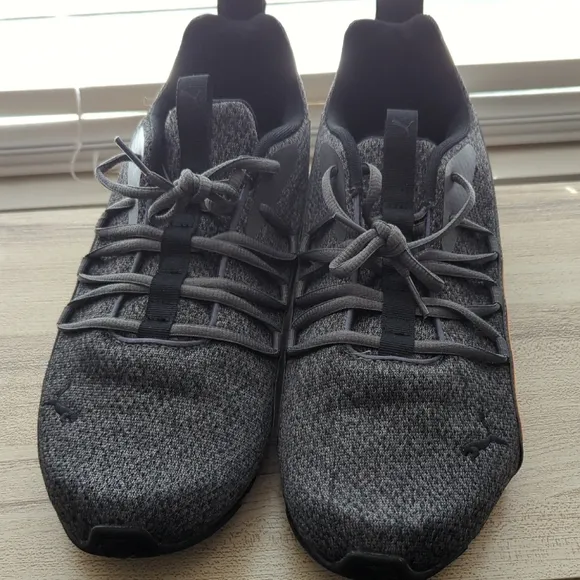 Men's Gray and Black Athletic Shoes