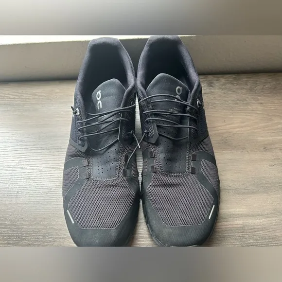 Men’s On Cloud 5 Waterproof Shoes Black size 12 Athletic Running Sneakers