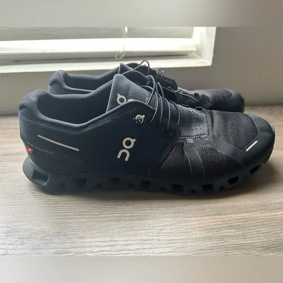 Men’s On Cloud 5 Waterproof Shoes Black size 12 Athletic Running Sneakers