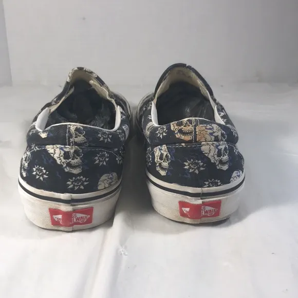 Mens Vans Classic Slip On Flash Skulls Black White &amp; Blue Flames Skateboard Shoe