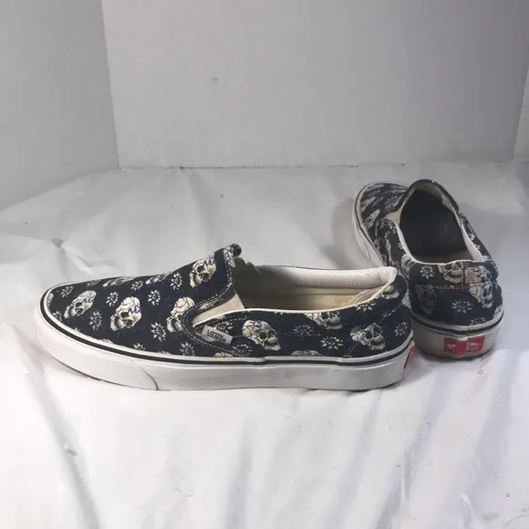 Mens Vans Classic Slip On Flash Skulls Black White &amp; Blue Flames Skateboard Shoe