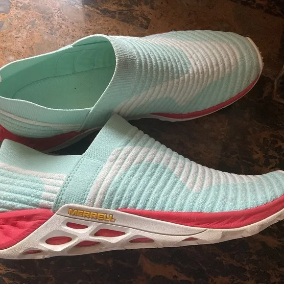MERREL LIGHT TURQUOISE BLUE/RED SOLE STRETCH WOMEN SNEAKERS SIZE US 8.5