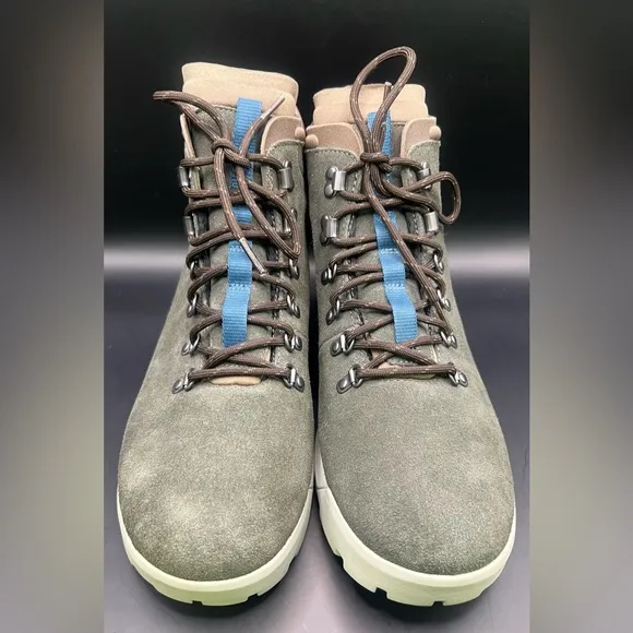 Merrell Men's Wilderness AC  Gray Hiking Boots- Size:11