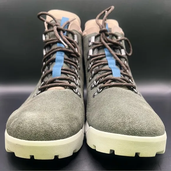 Merrell Men's Wilderness AC  Gray Hiking Boots- Size:11