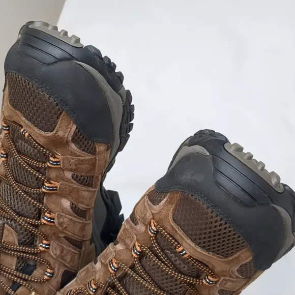 Merrell Moab Mid Top Waterproof Hiking Boots with Vibram Sole Sz 10W J06051W