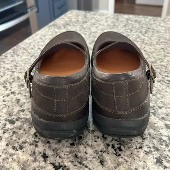 Merrell Women's Dassie MJ Casual Shoes - Espresso size 8.5