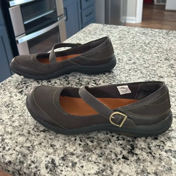 Merrell Women's Dassie MJ Casual Shoes - Espresso size 8.5