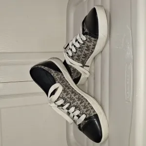 Michael Kors &quot;City&quot; signature graphic canvas/faux leather lace-up sneakers -7 ½