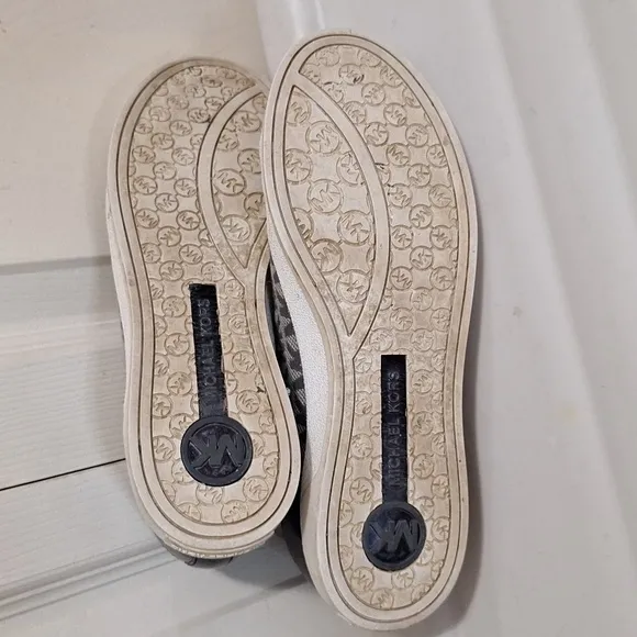 Michael Kors &quot;City&quot; signature graphic canvas/faux leather lace-up sneakers -7 ½