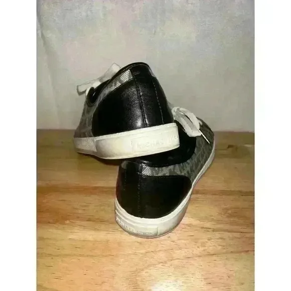 Michael Kors &quot;City&quot; signature graphic canvas/faux leather lace-up sneakers Sz 8