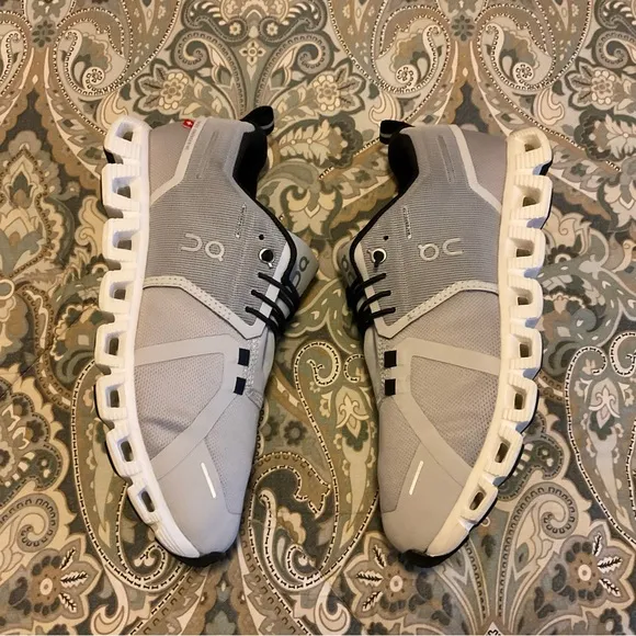 Mint On Cloud 5 Waterproof Running Shoes. Women’s Sz 8 Worn 2x