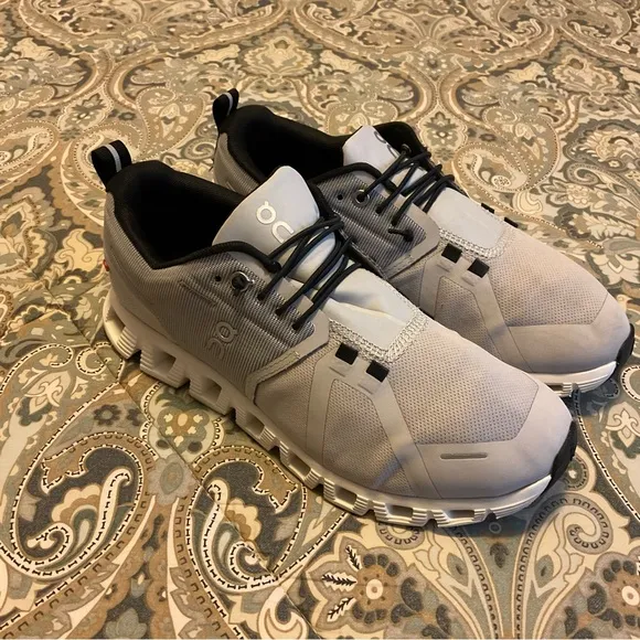 Mint On Cloud 5 Waterproof Running Shoes. Women’s Sz 8 Worn 2x