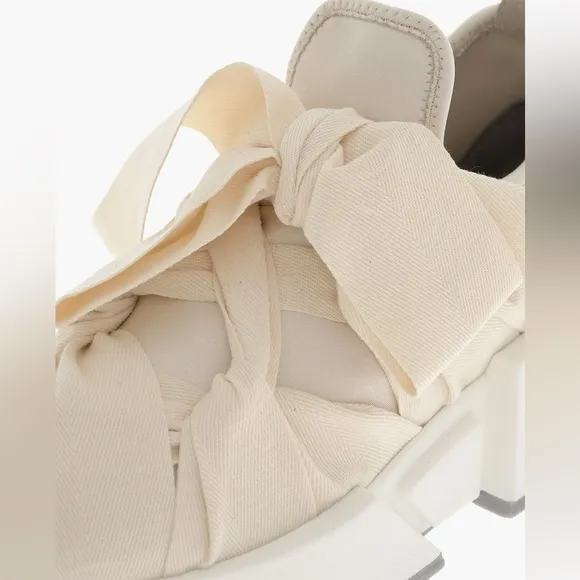 MM6 Maison MargielaBandaged Bow Sneakers size 39 (US 9)
