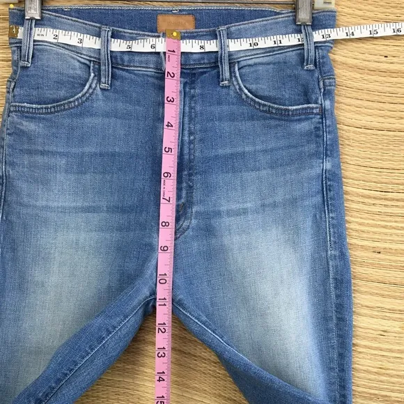 MOTHER The Hustler Ankle Fray In Shaken, Not Stirred  Wash Size 25