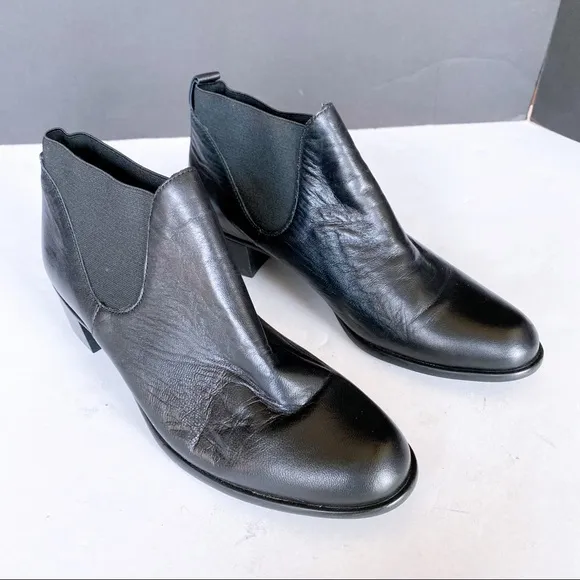 Munro Shari Black Leather Ankle Boots US8.5 ($239)