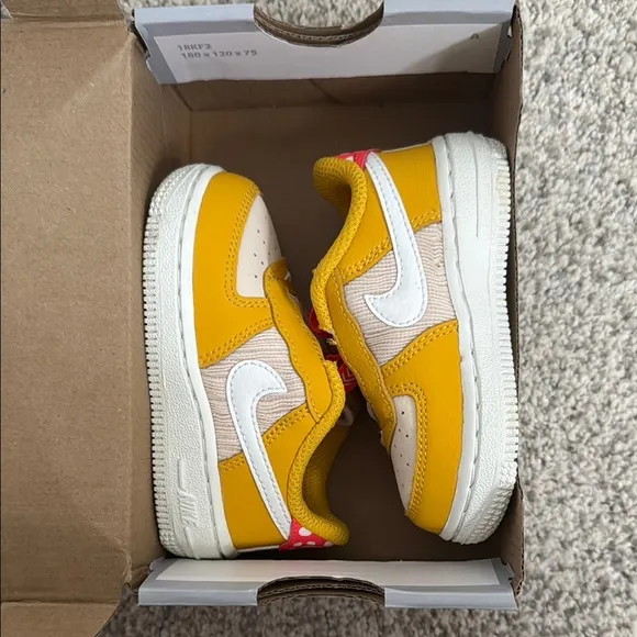 Mushroom AF1 Nike Yellow Sneakers Vibrant Design
