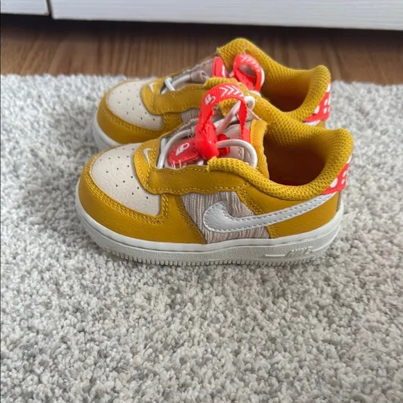 Mushroom AF1 Nike Yellow Sneakers Vibrant Design