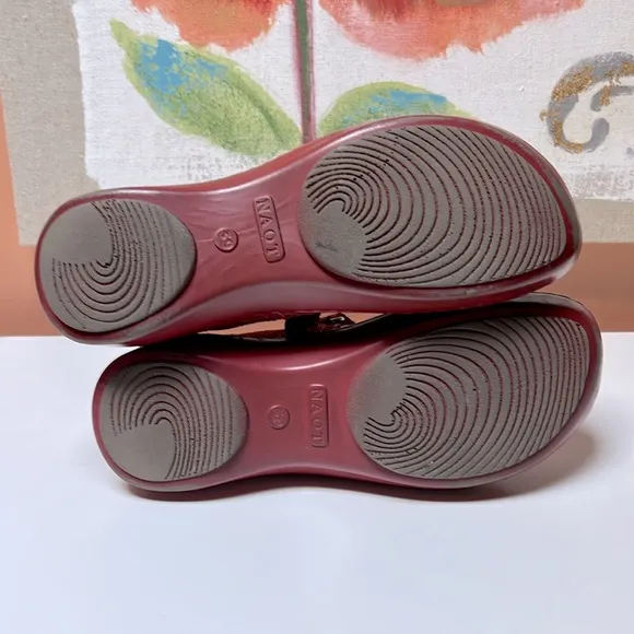 NAOT Sea Size 8 US 39 EU Bordeaux Leather Swirl Women’s Mary Jane Shoes